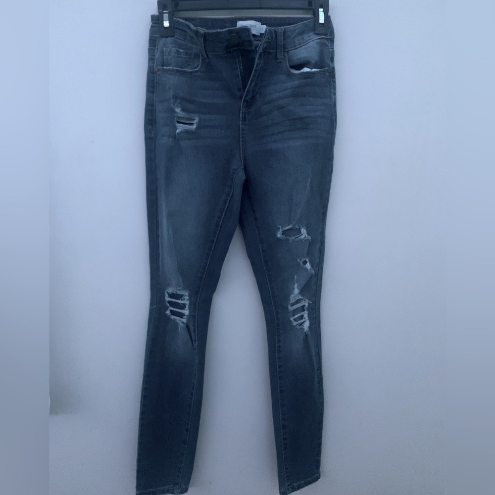 • True craft jeans, blue ripped jeans, stretchy material. •